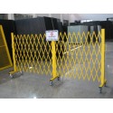 Security Gate with Sign - Adjustable - Yellow_D1000076_1